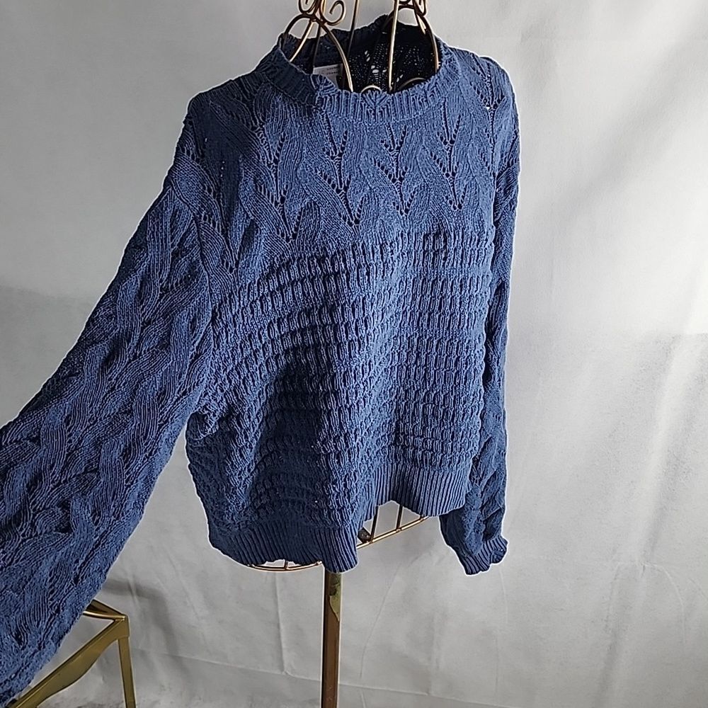 Lavender Blue Knit Cropped Wide Sleeved Sweater Size M